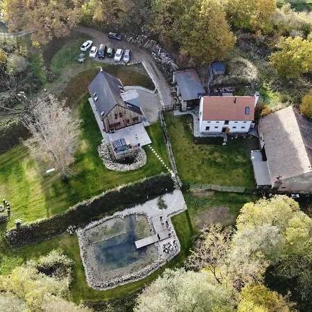 Holiday home Holiday Podlea¡anska½ Mla½n *